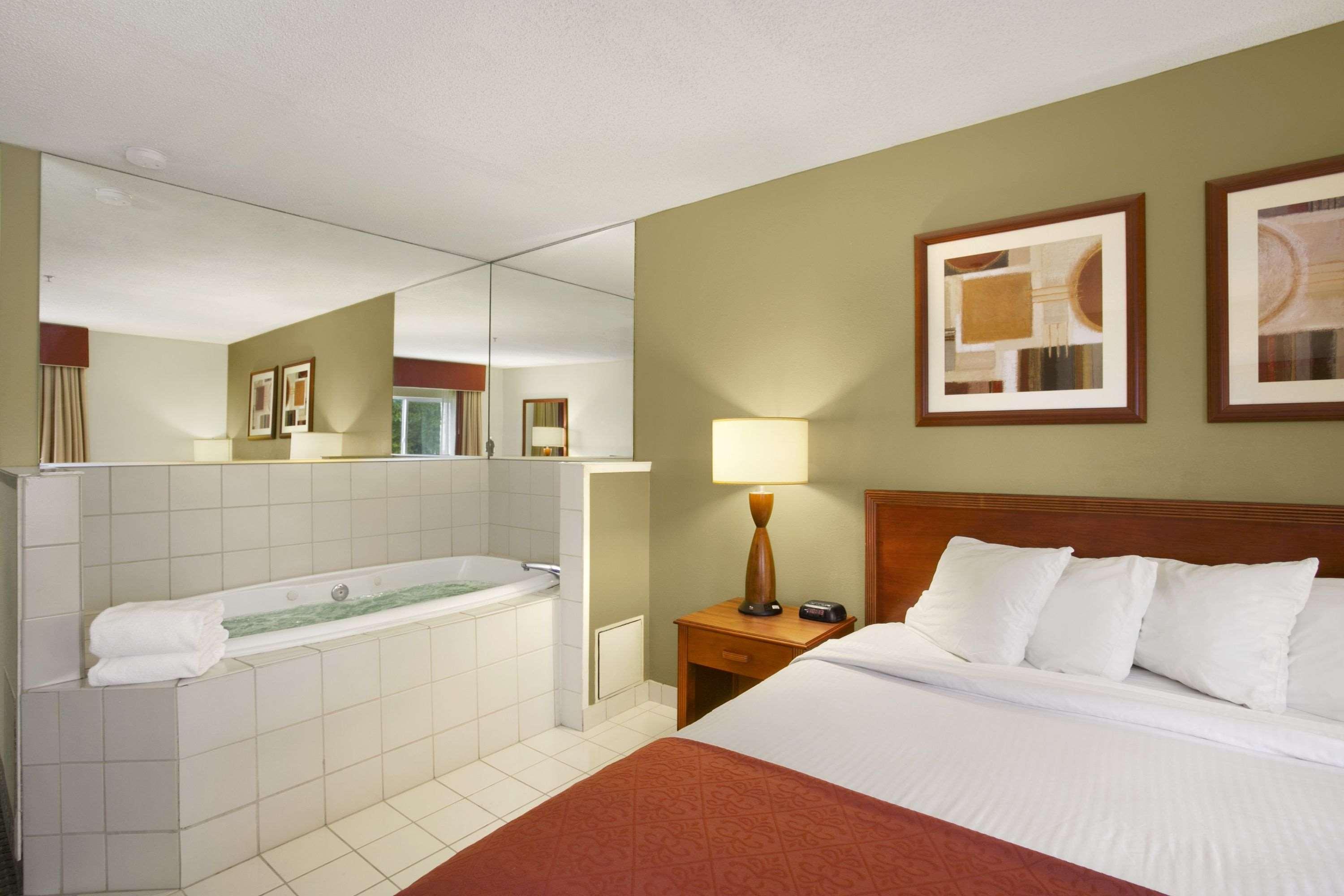 เบย์มอนต์ บาย วินด์แฮม อีแวนสวิลล์ นอร์ท/เฮาบ์สตัดท์ Hotel Warrenton ภายนอก รูปภาพ