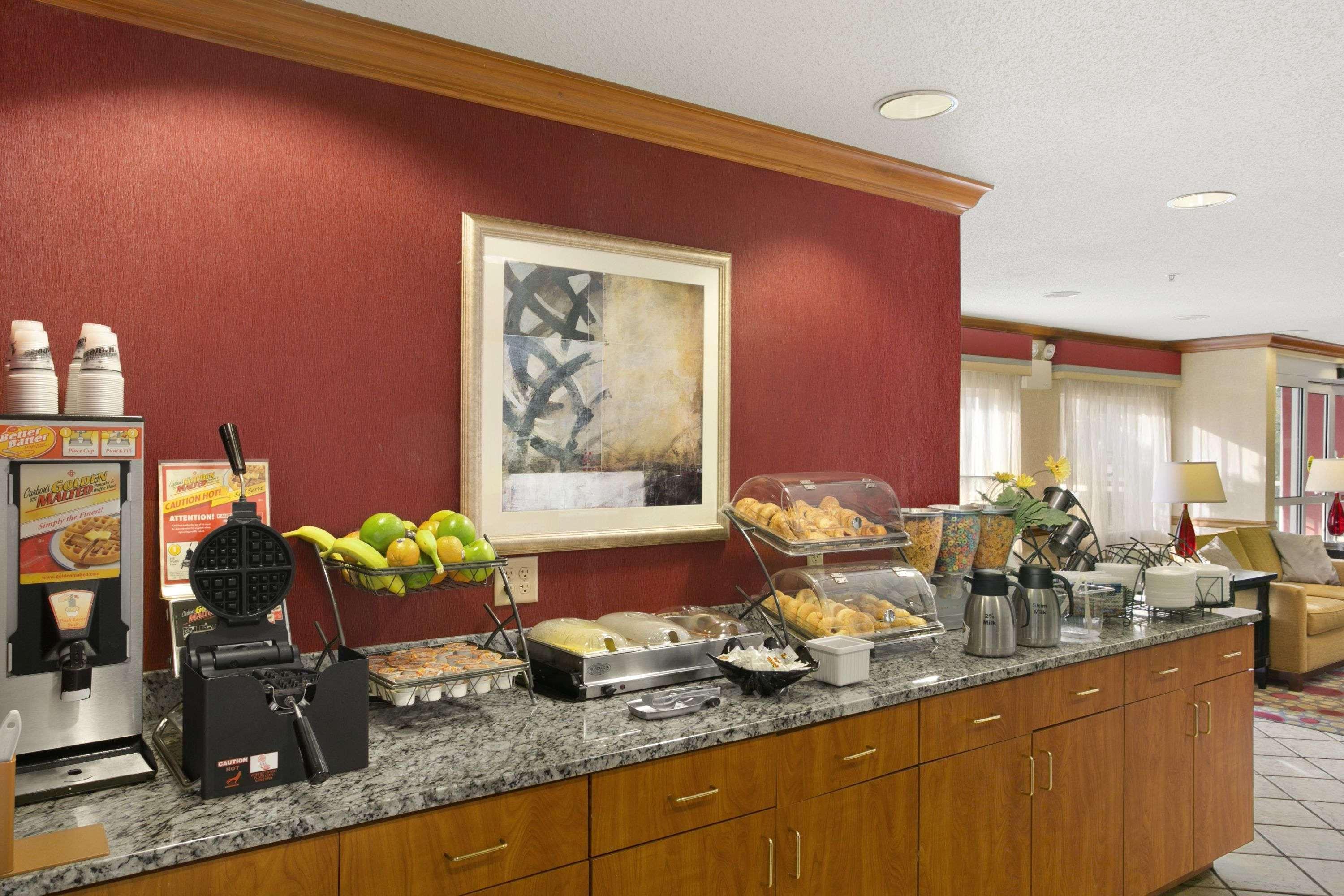เบย์มอนต์ บาย วินด์แฮม อีแวนสวิลล์ นอร์ท/เฮาบ์สตัดท์ Hotel Warrenton ภายนอก รูปภาพ